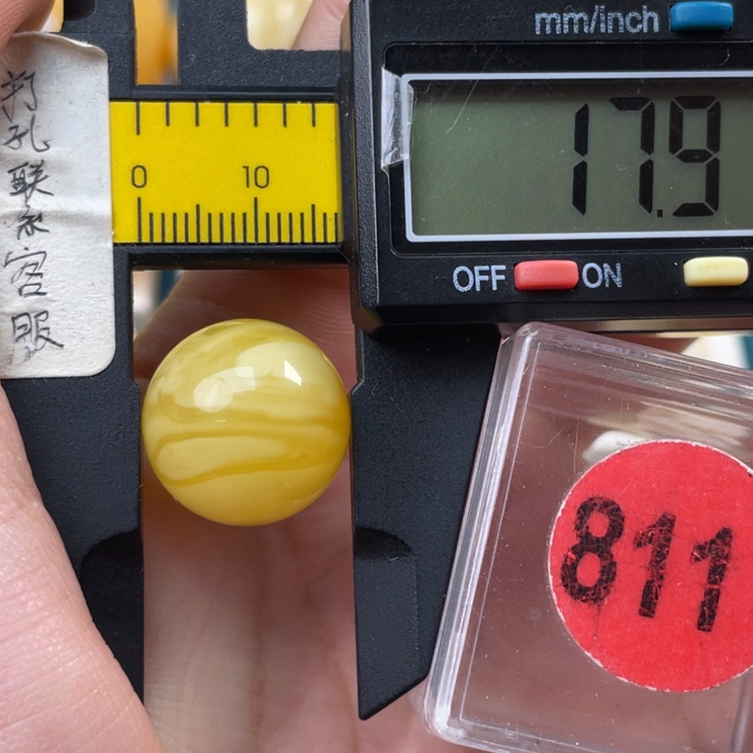 Y***C蜜蜡未镶嵌珠宝奇石