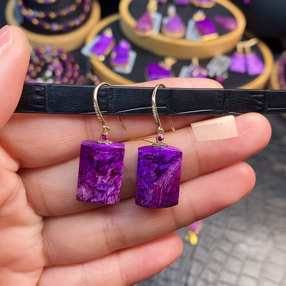 苏纪石（舒俱来）18K金镶嵌耳饰