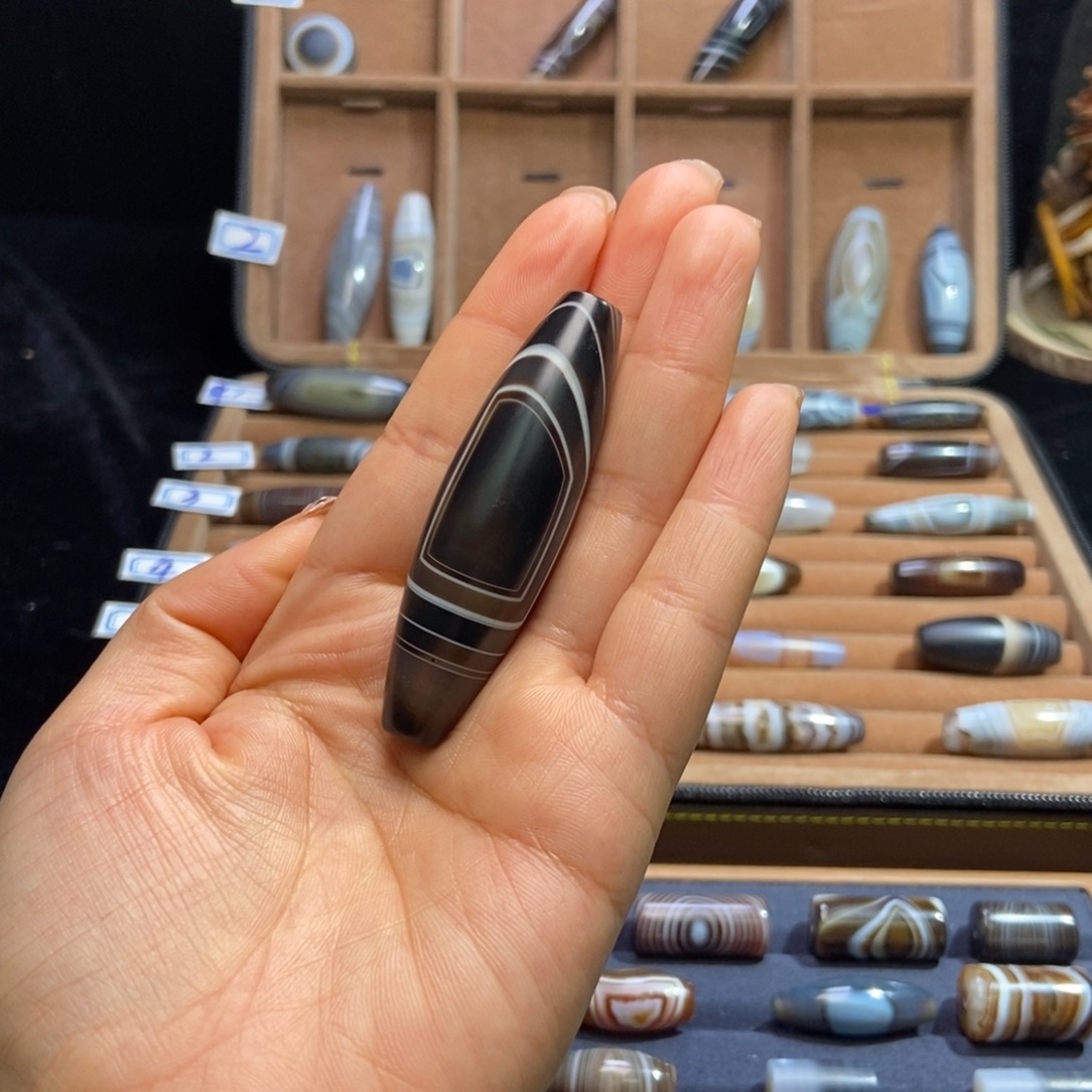 猗***座玛瑙/玉髓未镶嵌颈饰