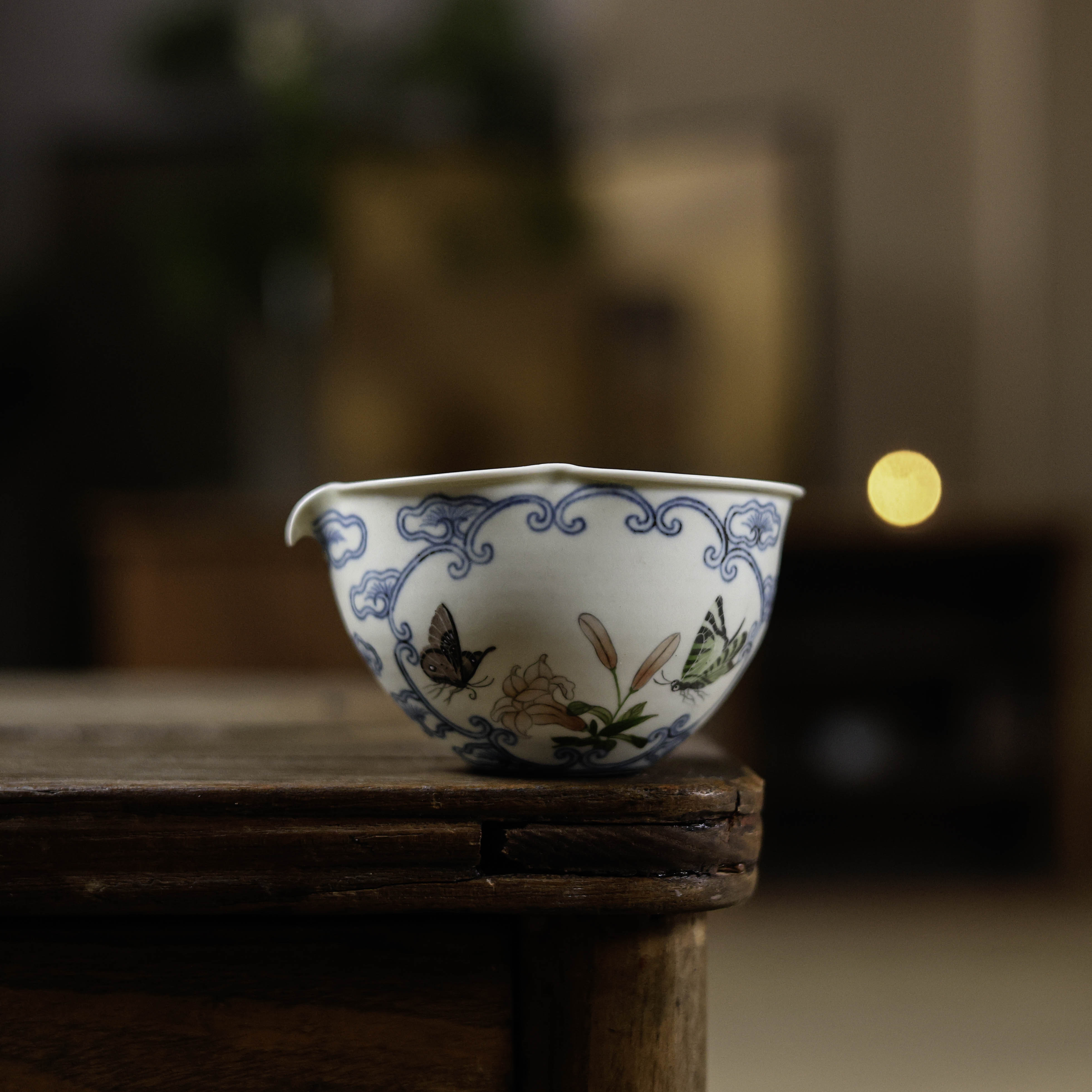 【非遗好物】开窗斗彩蝶恋百合-墨冉-公道杯-180ml（新墨冉0376）