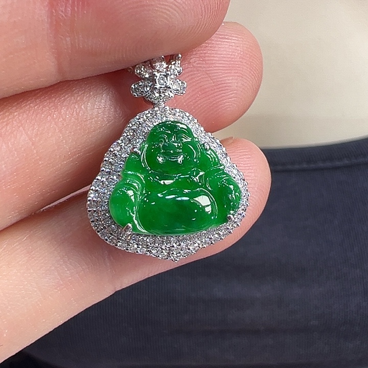 翡翠18K金镶嵌颈饰吊坠