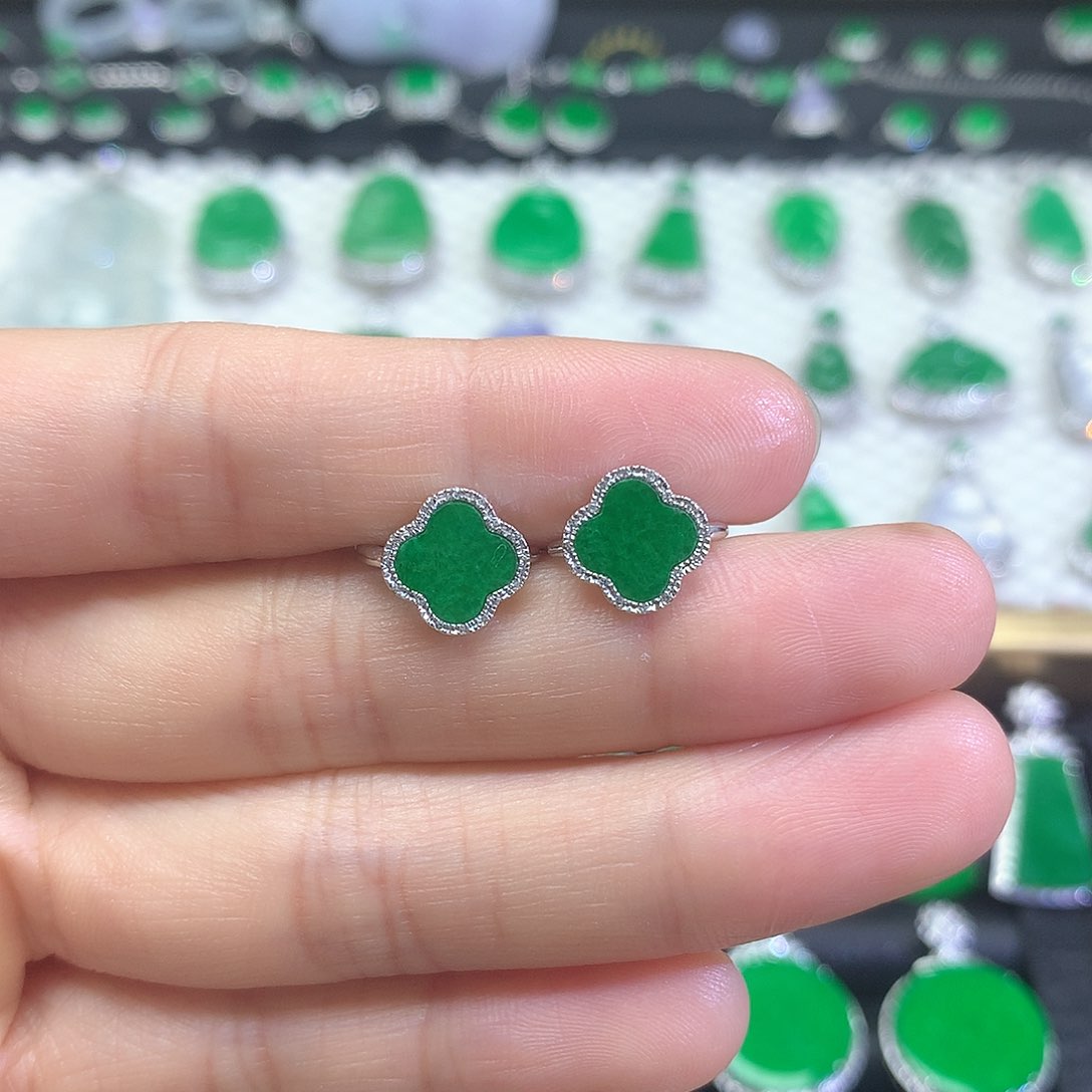 18K金镶嵌翡翠耳饰耳饰