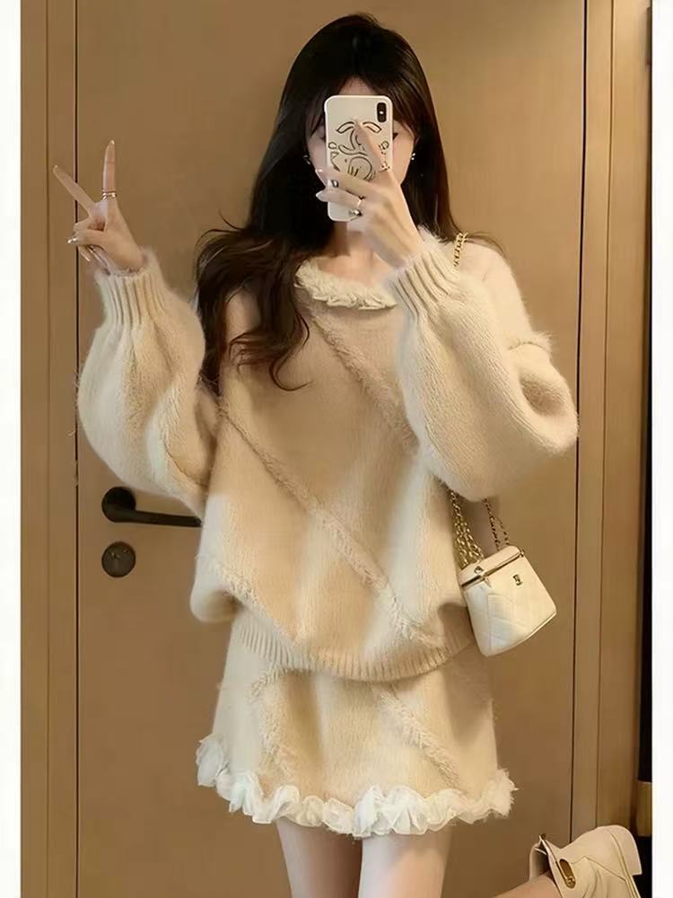 2025秋冬新款韩系氛围感穿搭针织花边领上衣搭配短裙气质两件套女