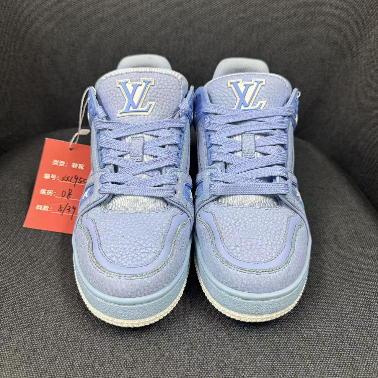 95新 LouisVuitton/路易威登 特惠款 lv trainer 马卡龙蓝 39码