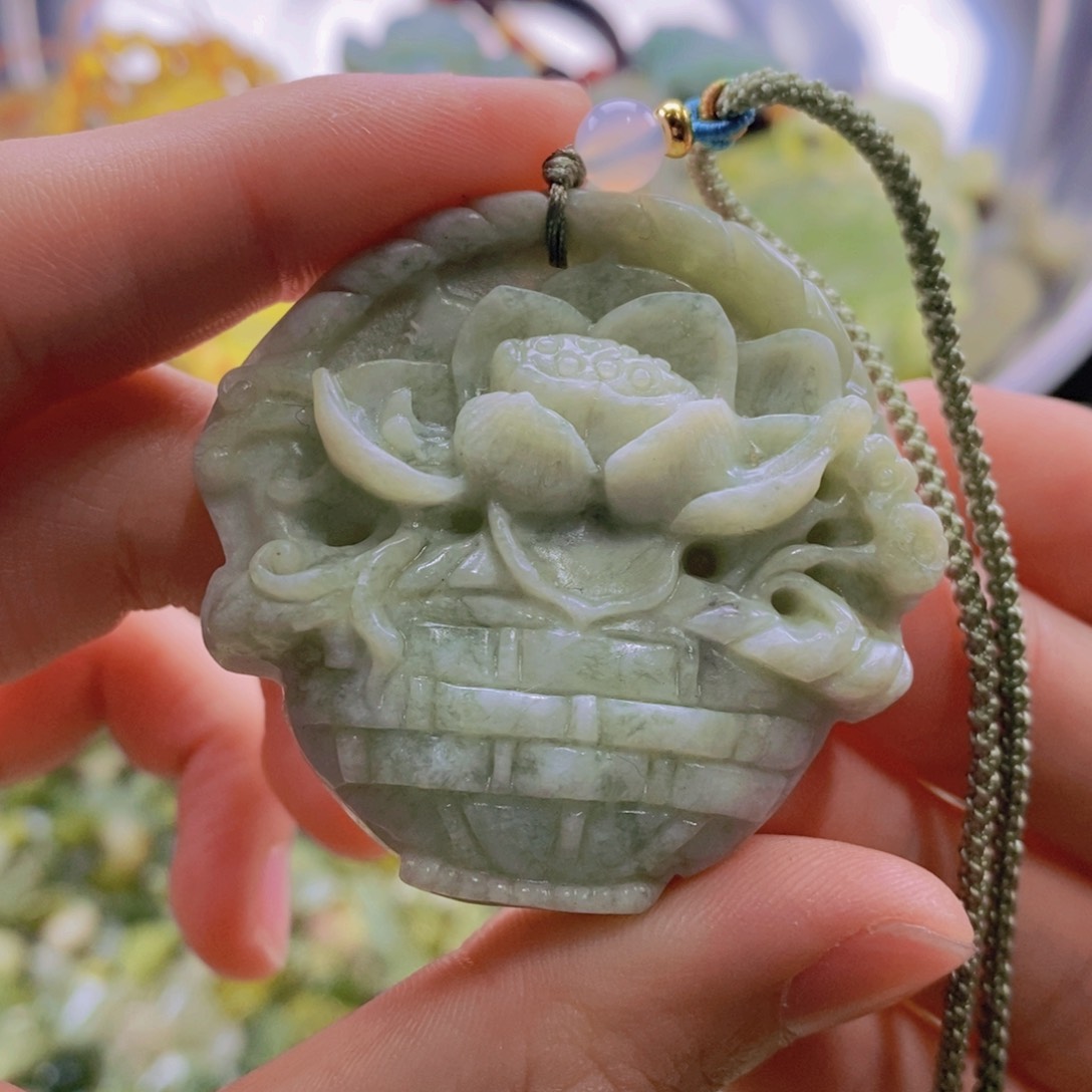 蛇纹石玉吊坠未镶嵌