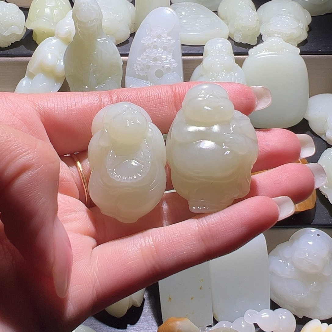 西***天和田玉未镶嵌颈饰