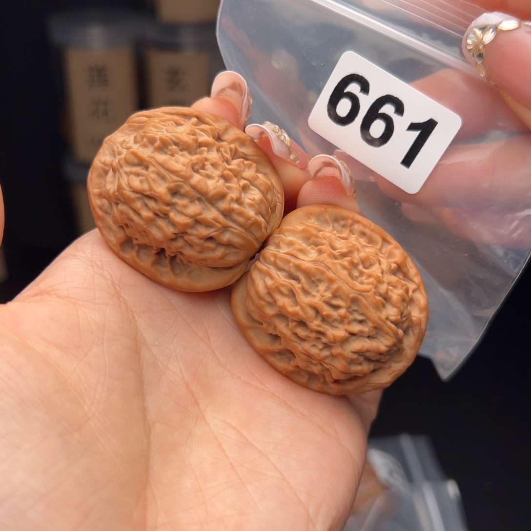 笑***…文玩核桃吊坠莲花