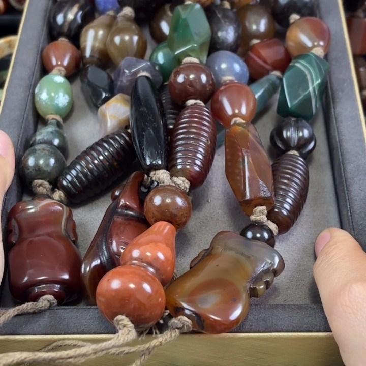 Z***y玛瑙/玉髓未镶嵌颈饰