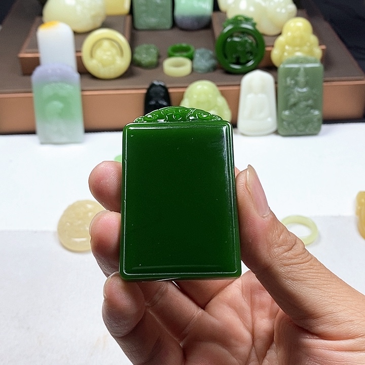 和田玉（糖玉）未镶嵌珠宝奇石