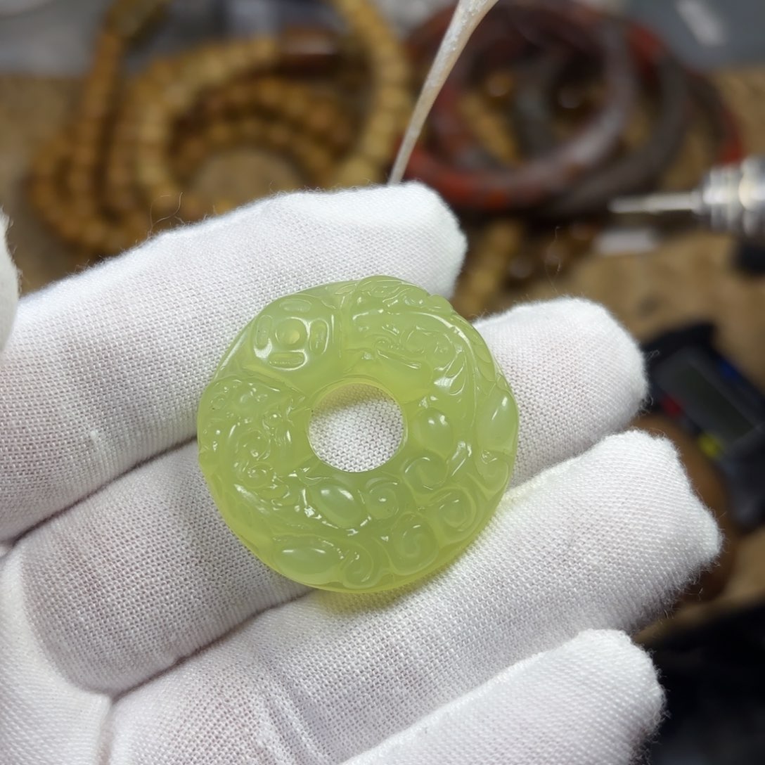 岫岩河磨玉（透闪石质玉）颈饰未镶嵌