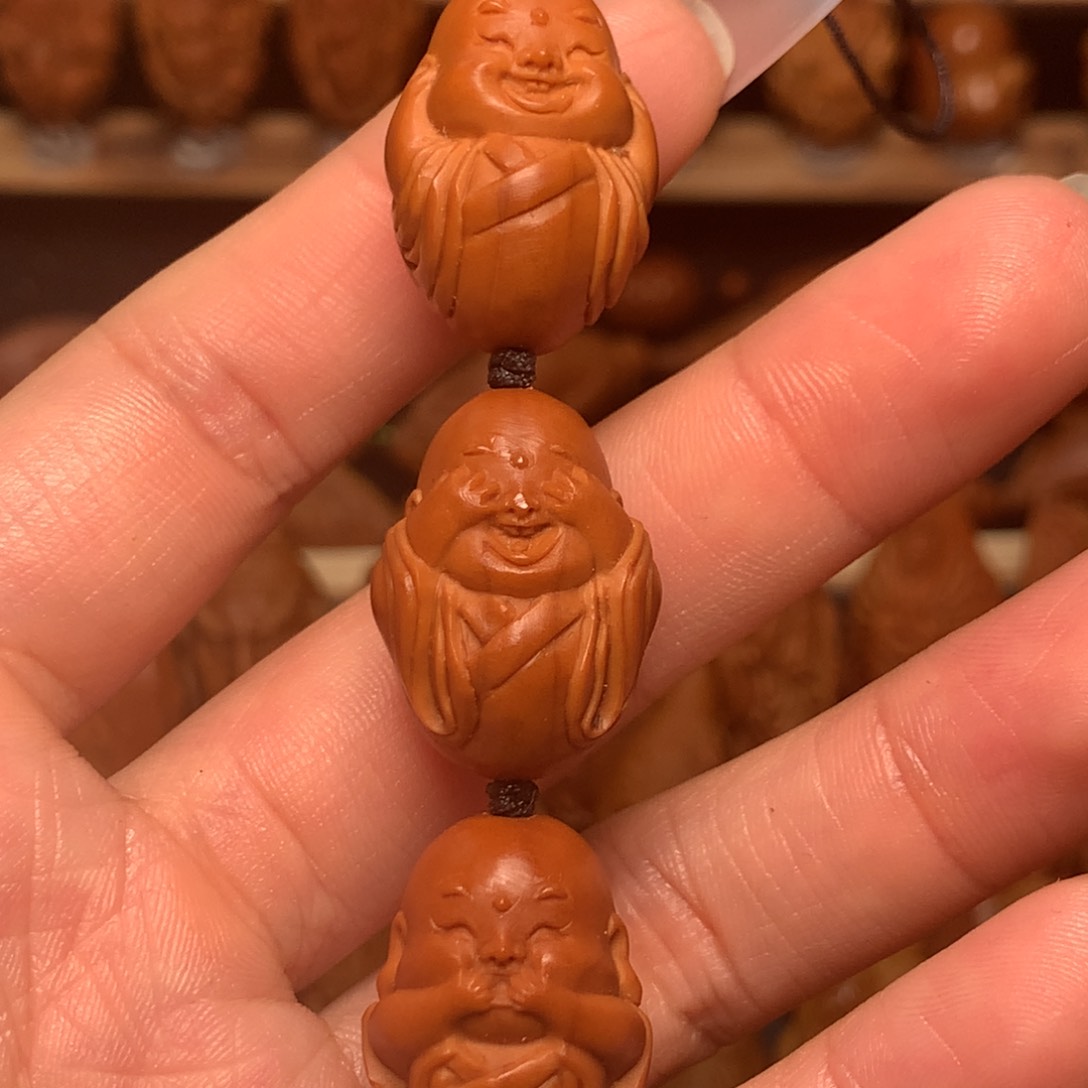 把件橄榄核三不小和尚