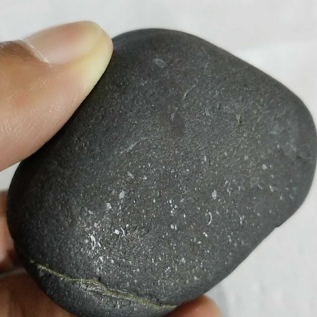 金属球粒原石手把件。仅此一枚