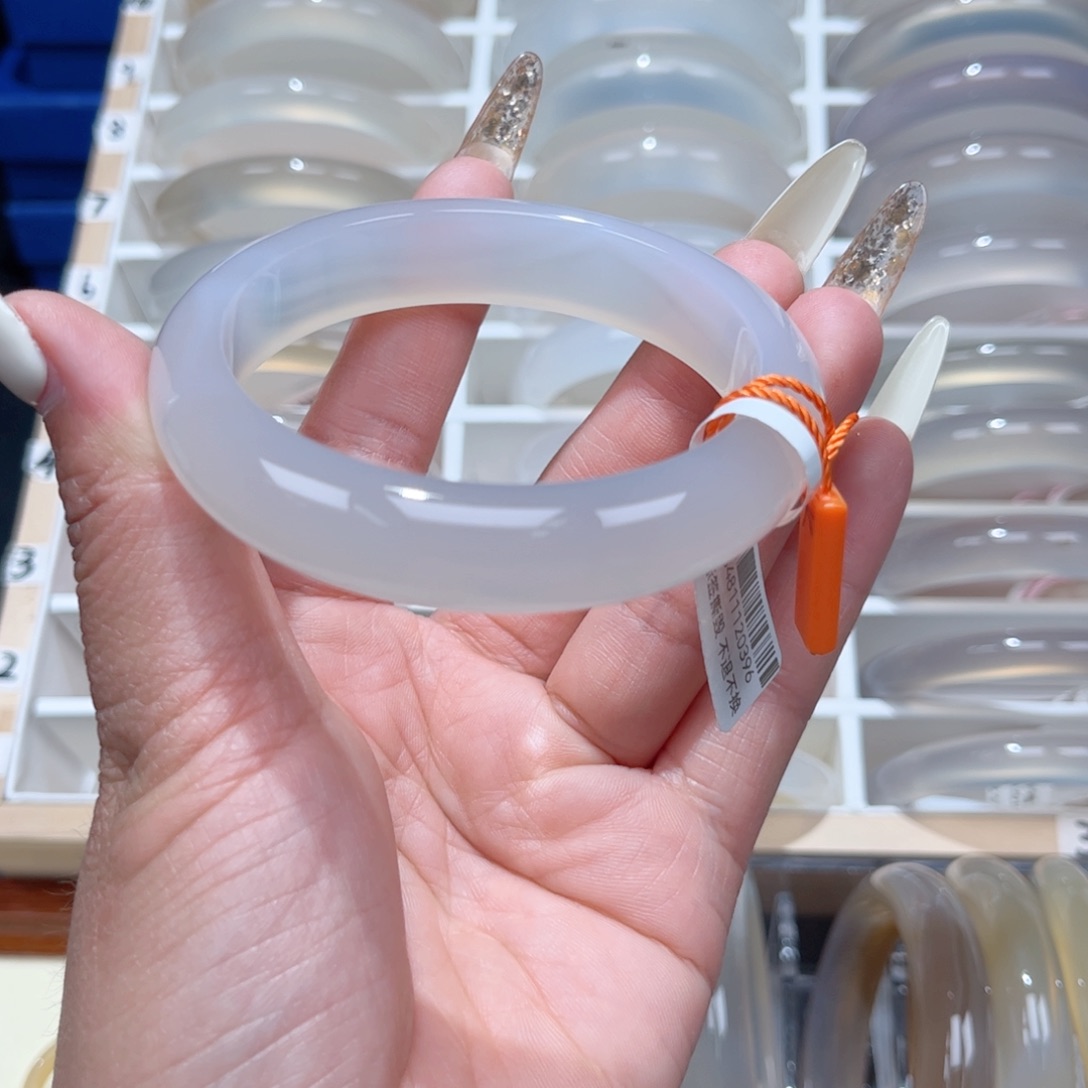 玛瑙/玉髓手镯未镶嵌0396