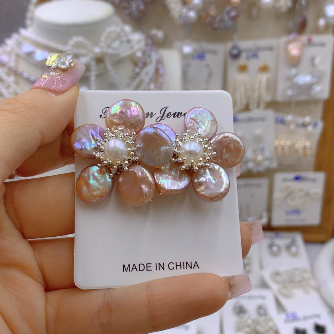 淡水珍珠耳饰。银S925镶嵌