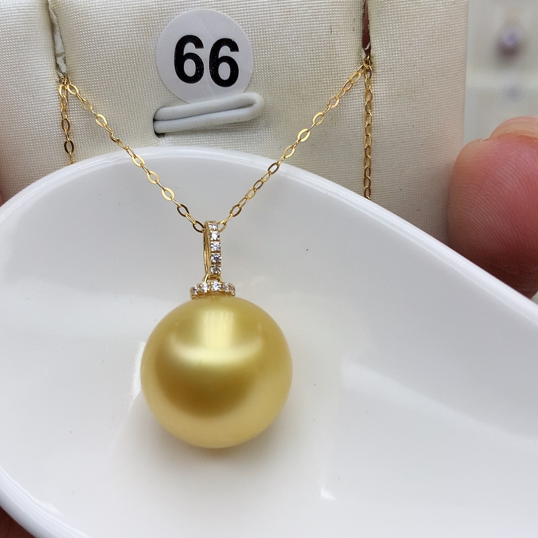 金***818K金镶嵌海水珍珠吊坠(赠链)