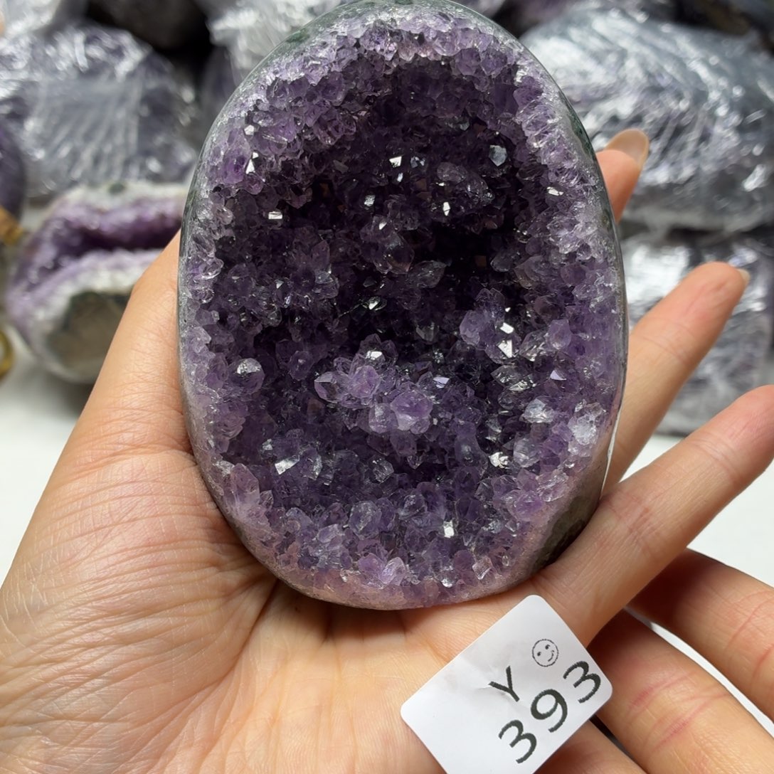 水晶摆件未镶嵌紫水晶