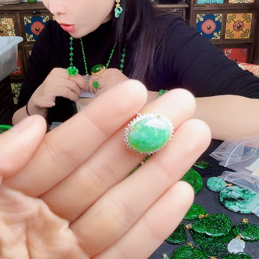 颈饰银S925镶嵌翡翠多样性