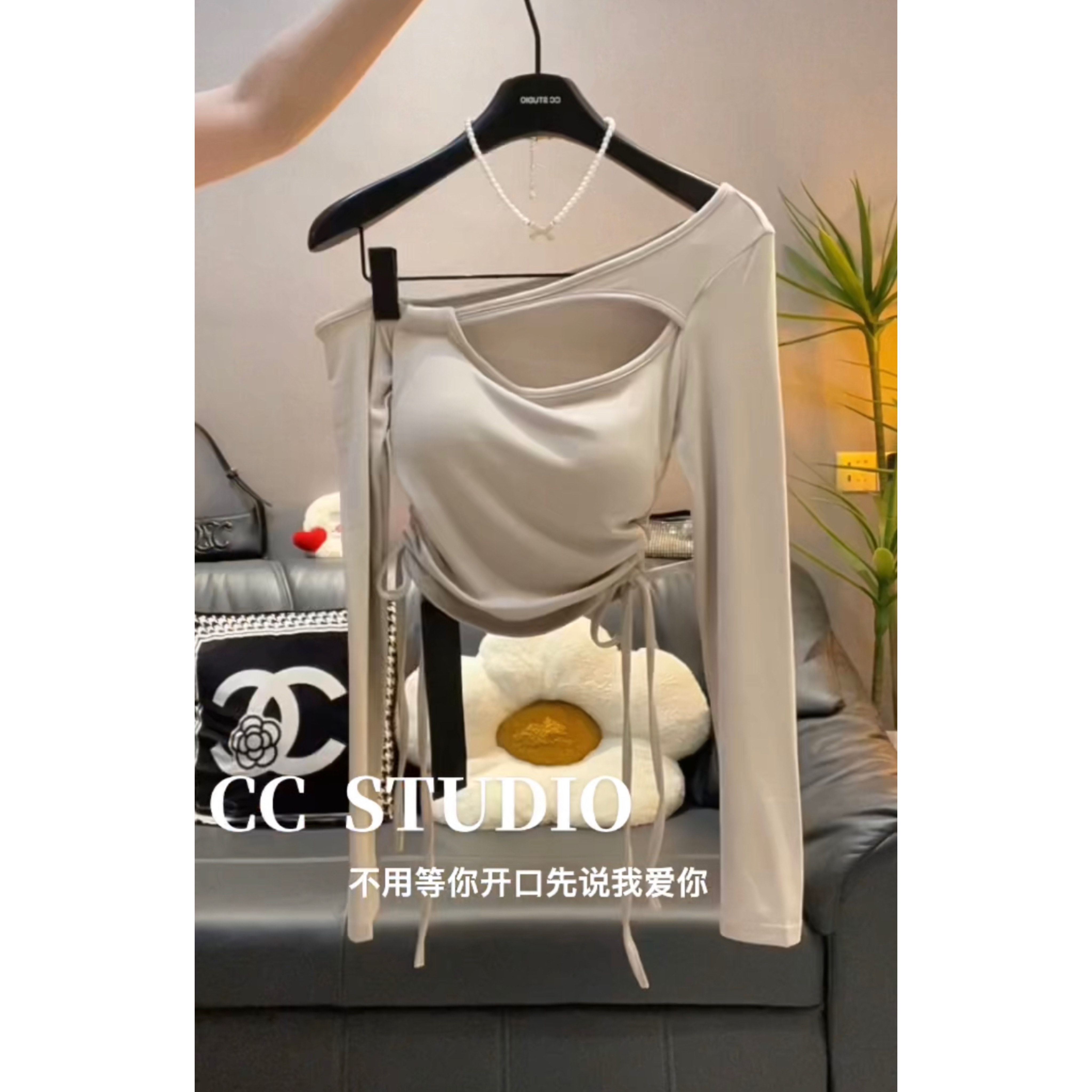 秋冬独特辣妹斜领露肩长袖打底衫女内搭修身短款褶皱抽绳长袖上衣