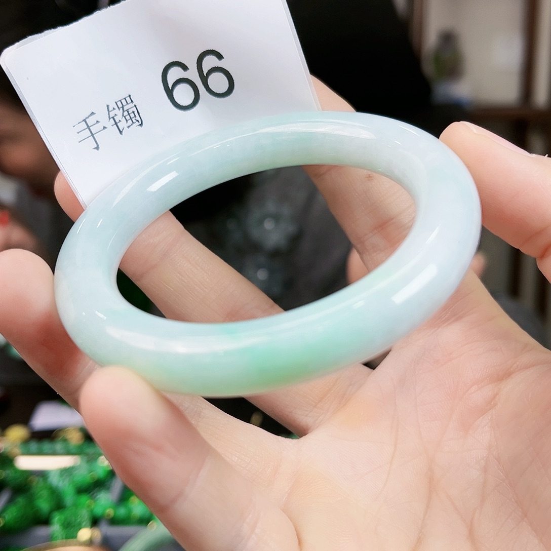 翡翠手镯未镶嵌手镯56.6