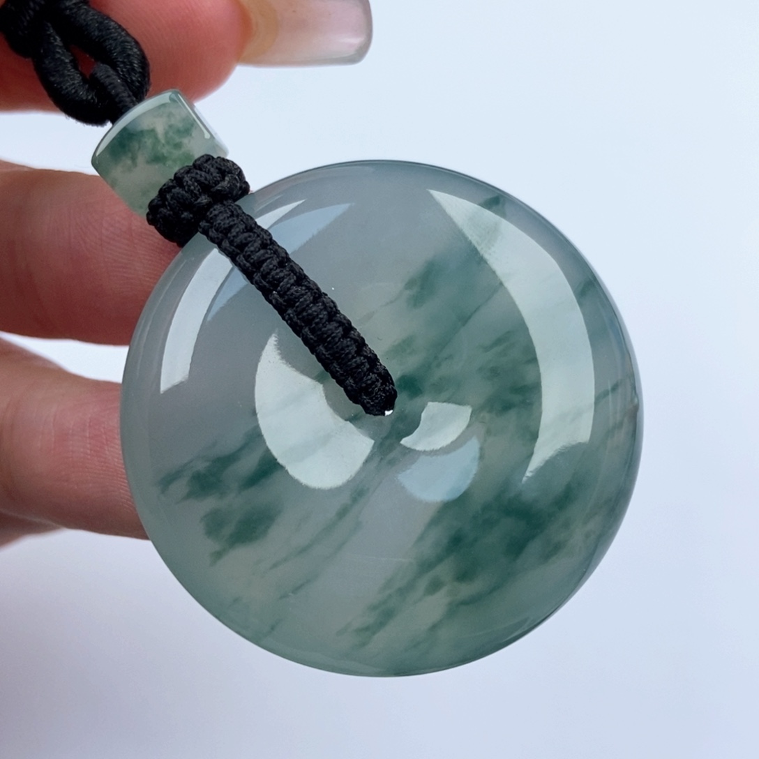 翡翠未镶嵌颈饰平安扣