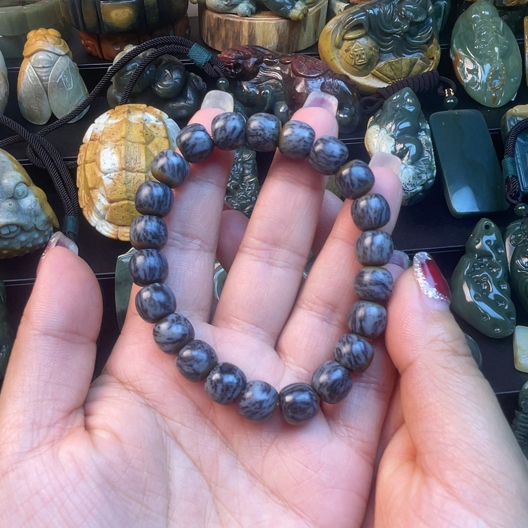 透闪石质玉未镶嵌手链