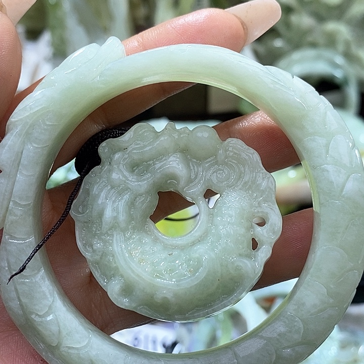 岫玉岫玉手镯未镶嵌