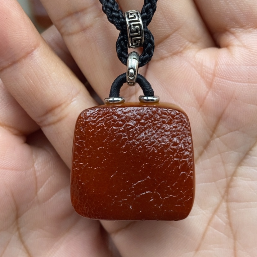 【闪购商品】琥珀颈饰未镶嵌