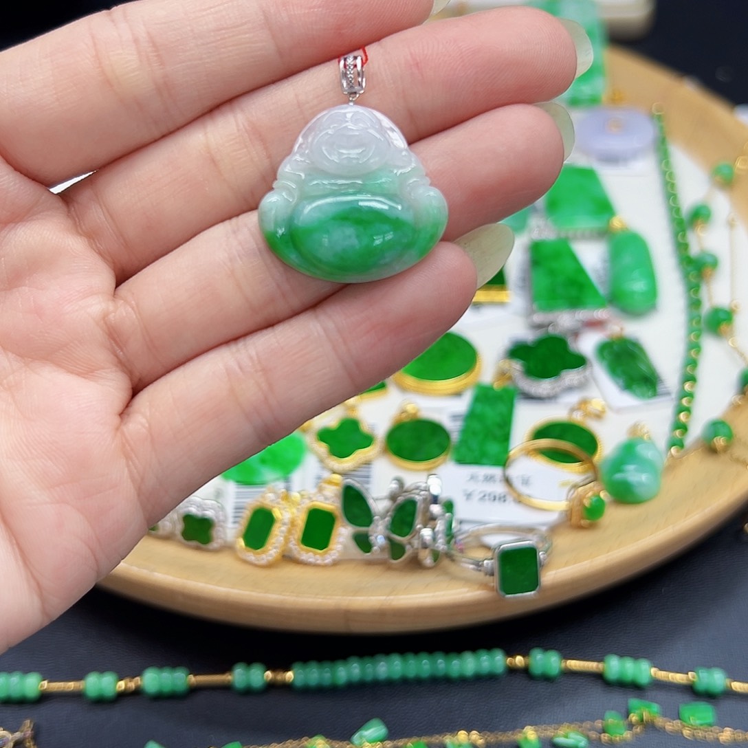 翡翠颈饰18K金镶嵌天然缅料A货一件