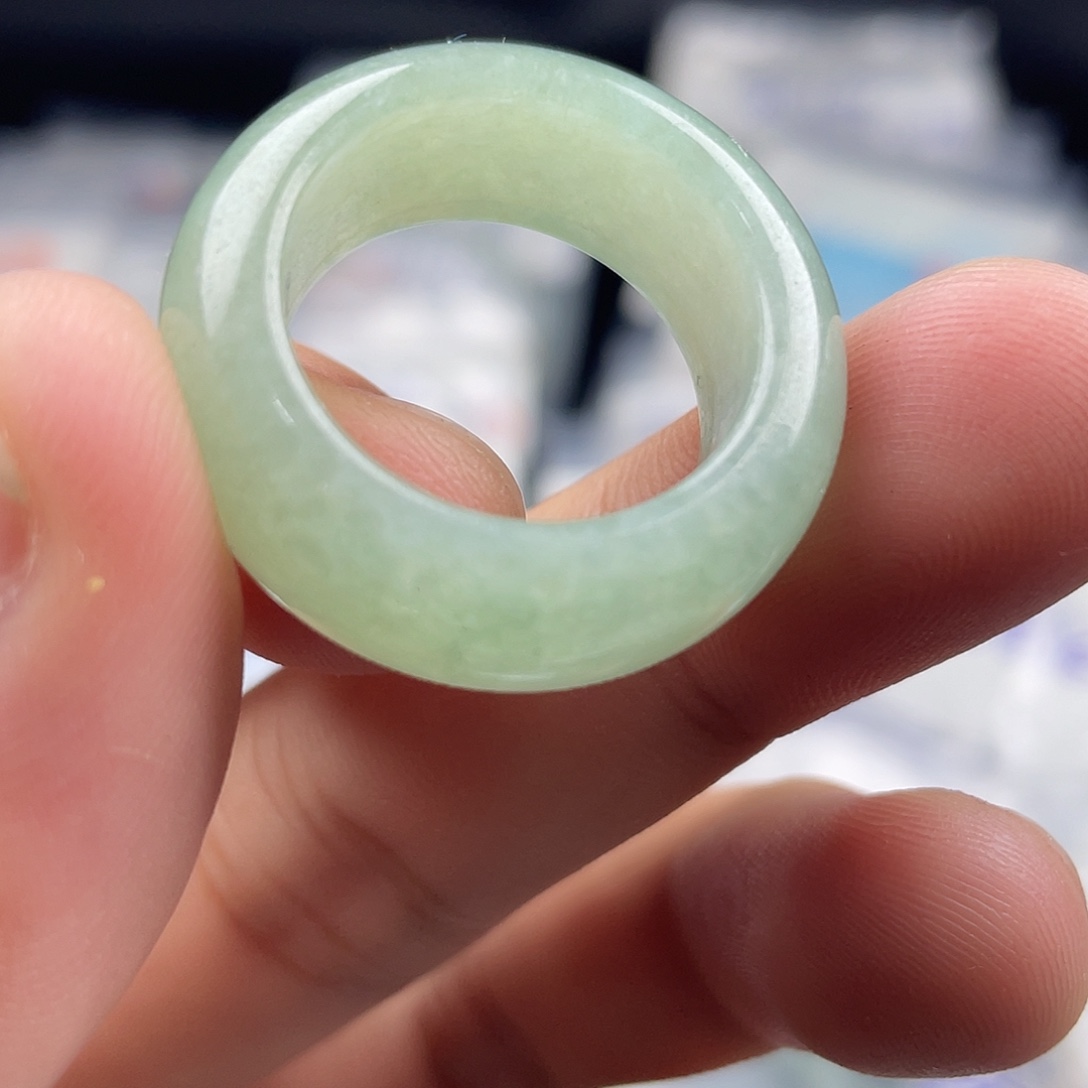 翡翠未镶嵌戒指1111