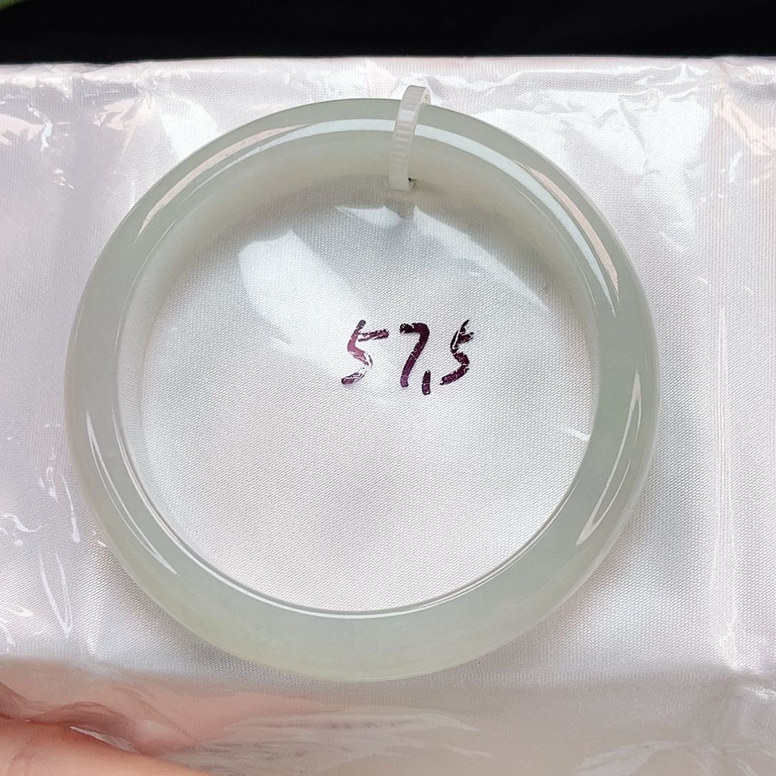 翡翠手镯未镶嵌冰晴冰胶条子