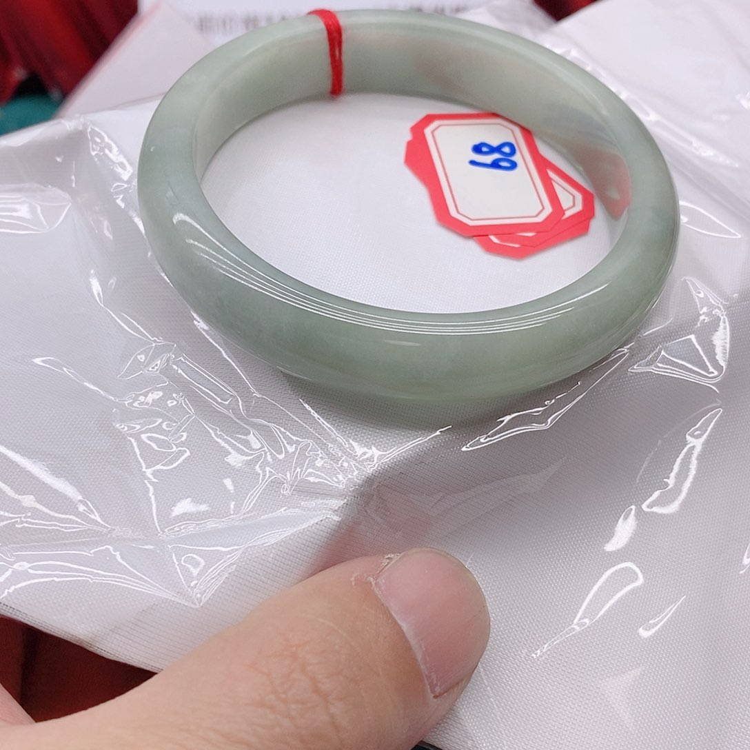 翡翠手镯未镶嵌甜**莓68888888