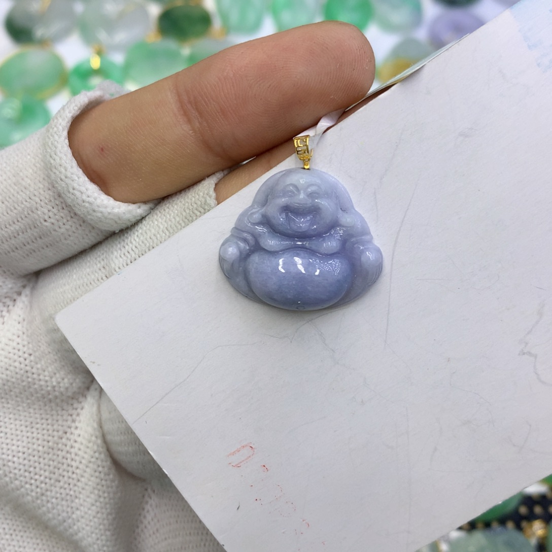 翡翠颈饰未镶嵌小*燕翡翠