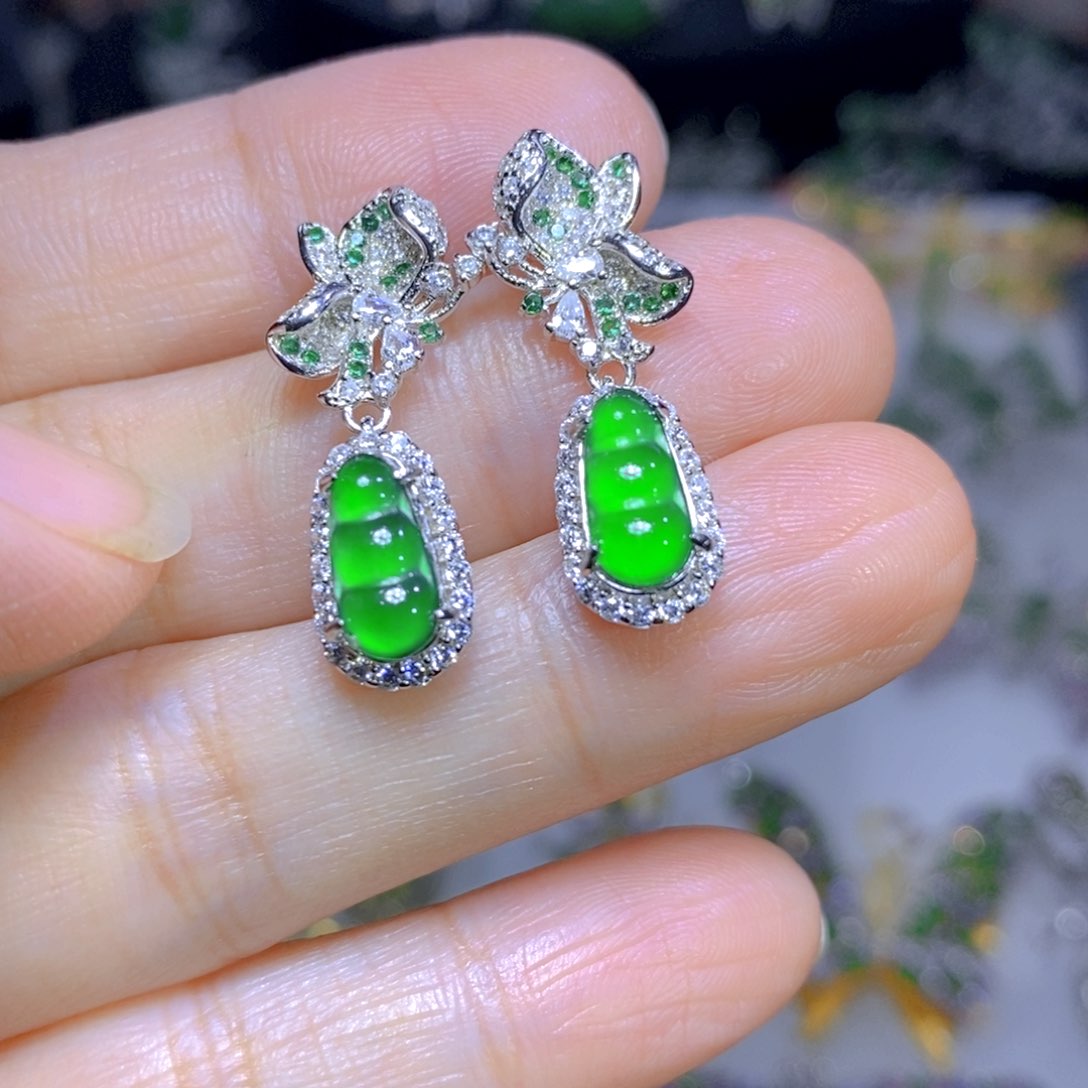 翡翠颈饰银S925镶嵌天然翡翠