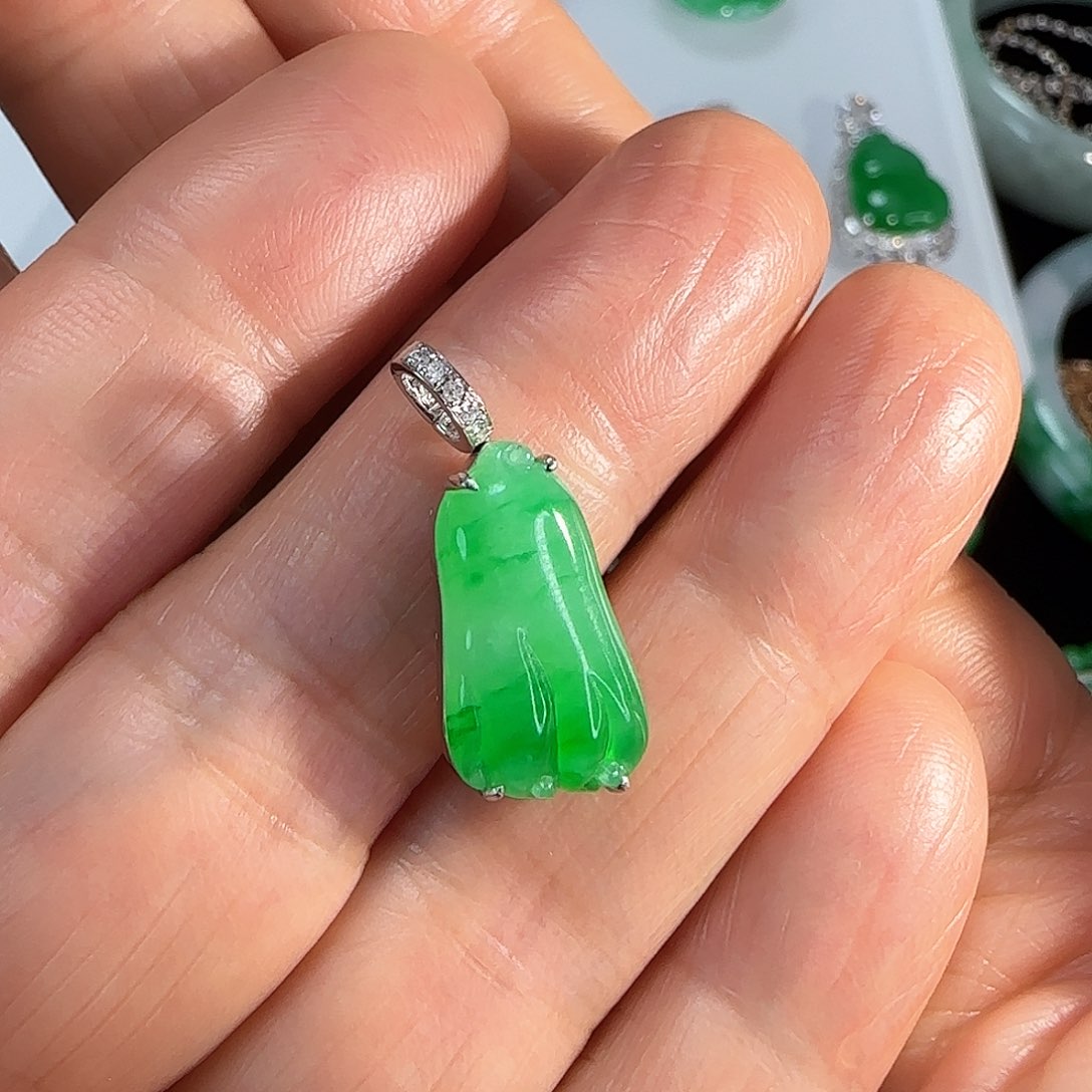 翡翠颈饰18K金镶嵌手到钱来