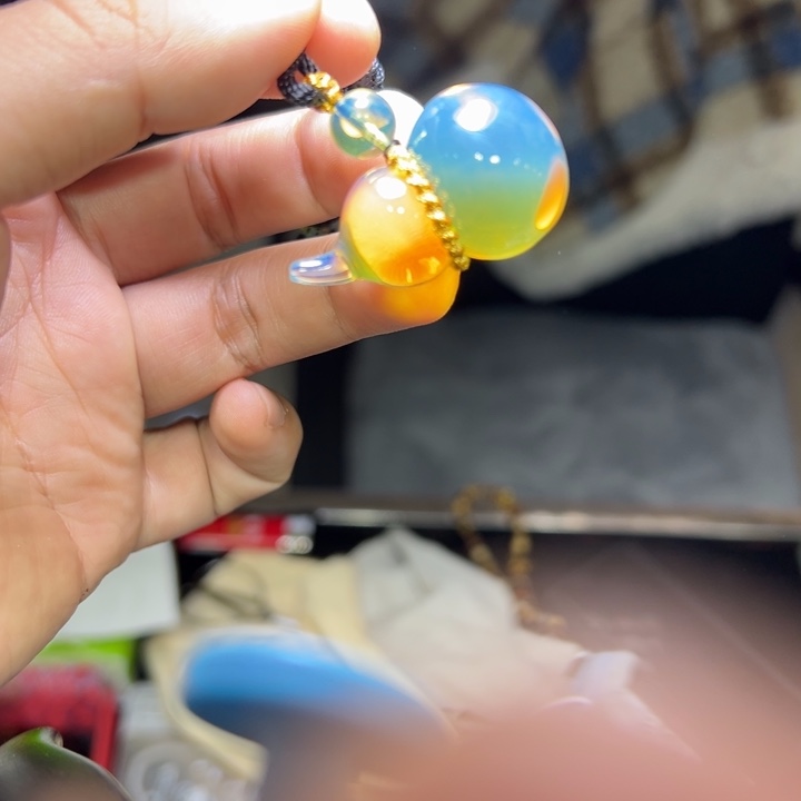 琥珀未镶嵌颈饰琥珀吊坠