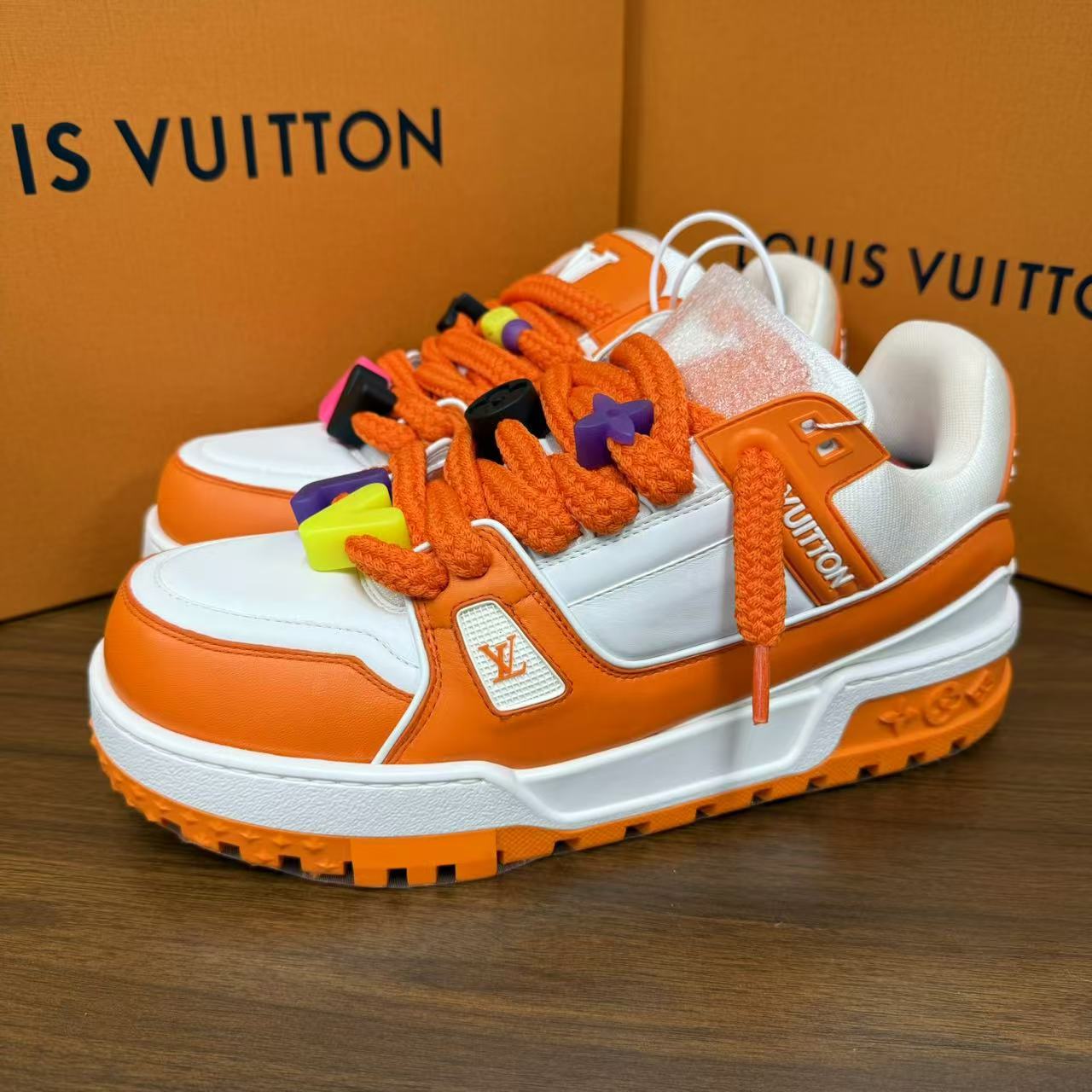 【汇星特惠】LouisVuitton/路易威登经典白橙胖丁配色Trainer板鞋