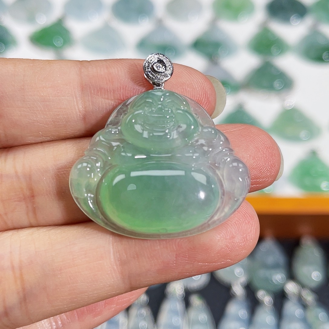 翡翠18K金镶嵌颈饰吊坠