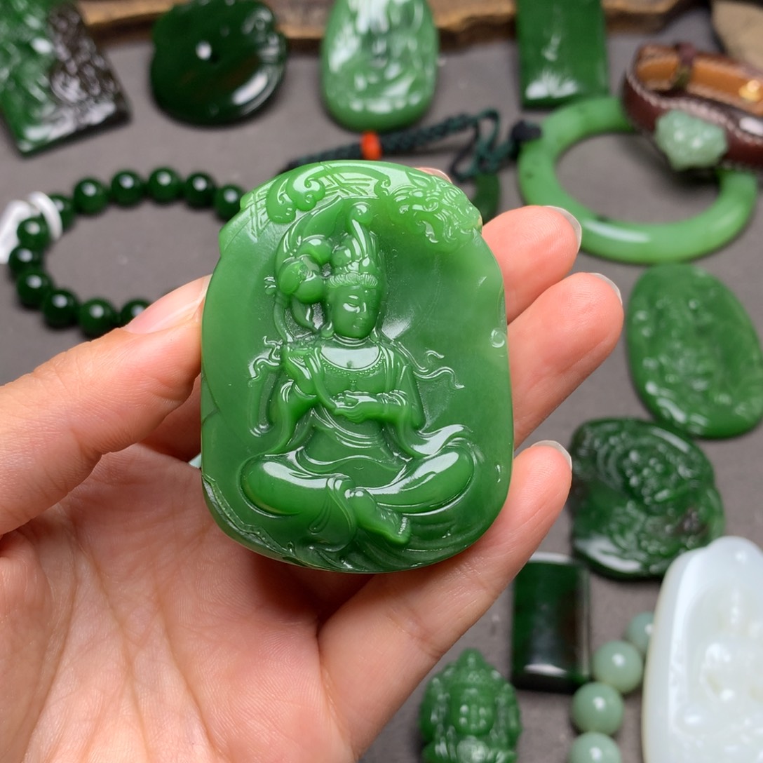 和田玉未镶嵌颈饰