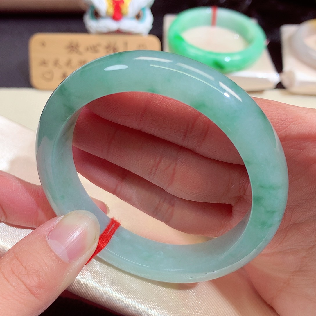 翡翠未镶嵌手镯5001