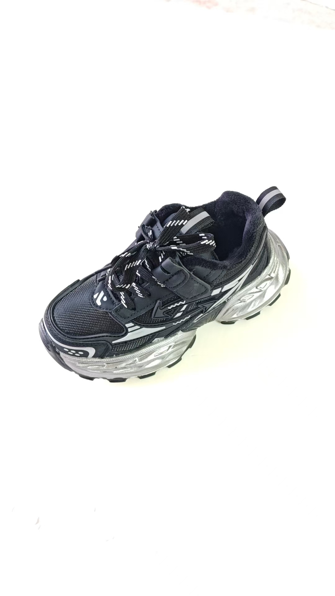 A26新款轻便时尚儿童运动鞋