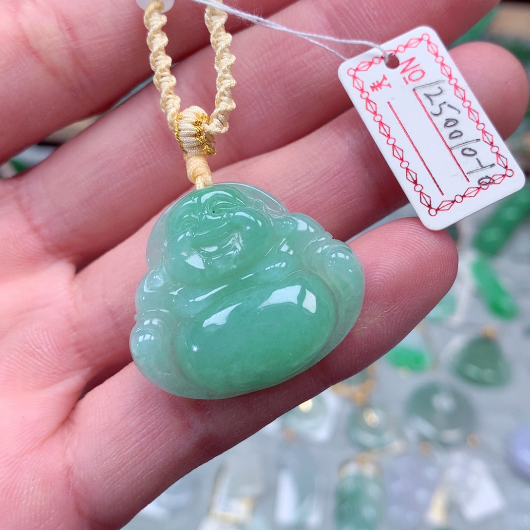 翡翠颈饰未镶嵌翡翠吊坠