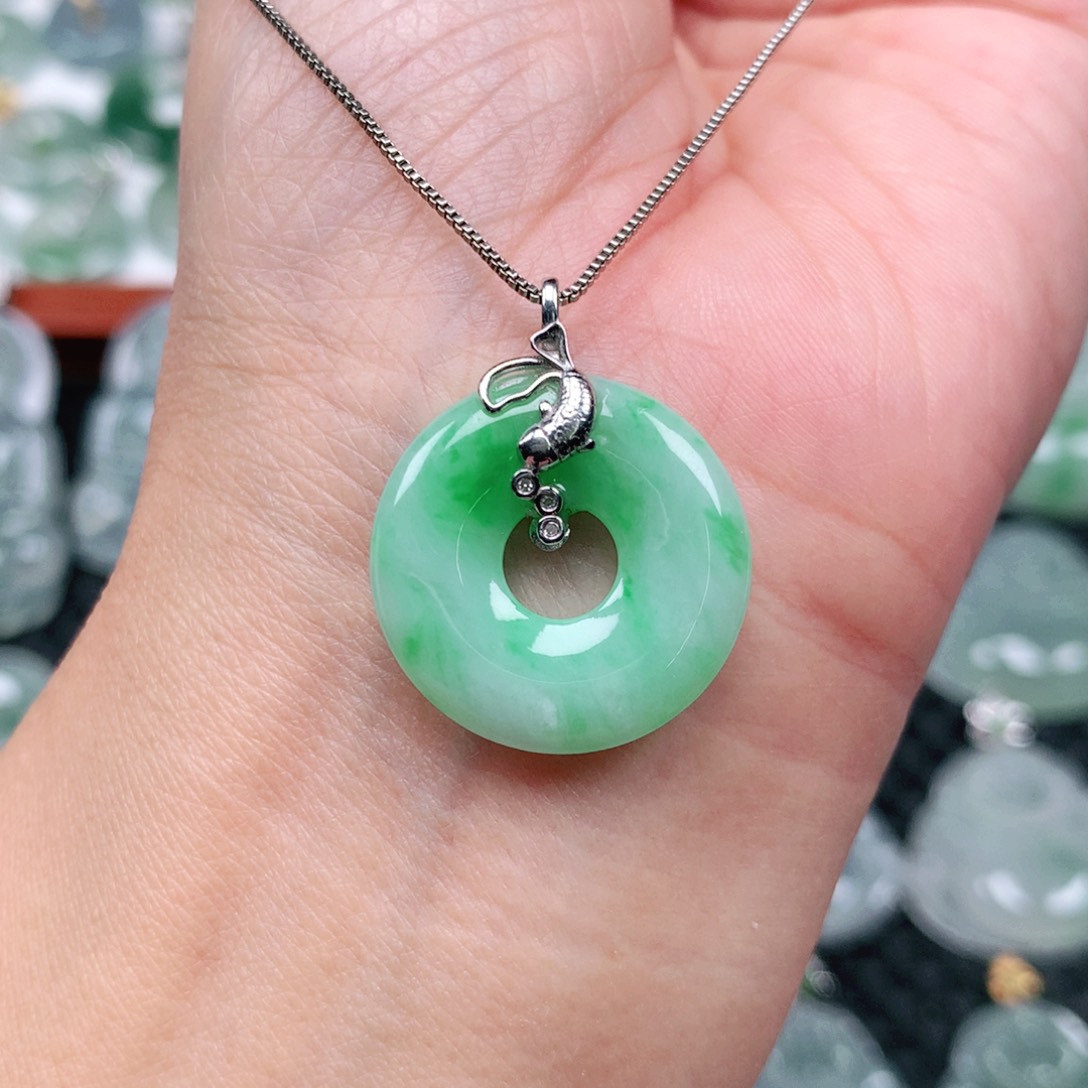 翡翠吊坠(不含链)18K金镶嵌