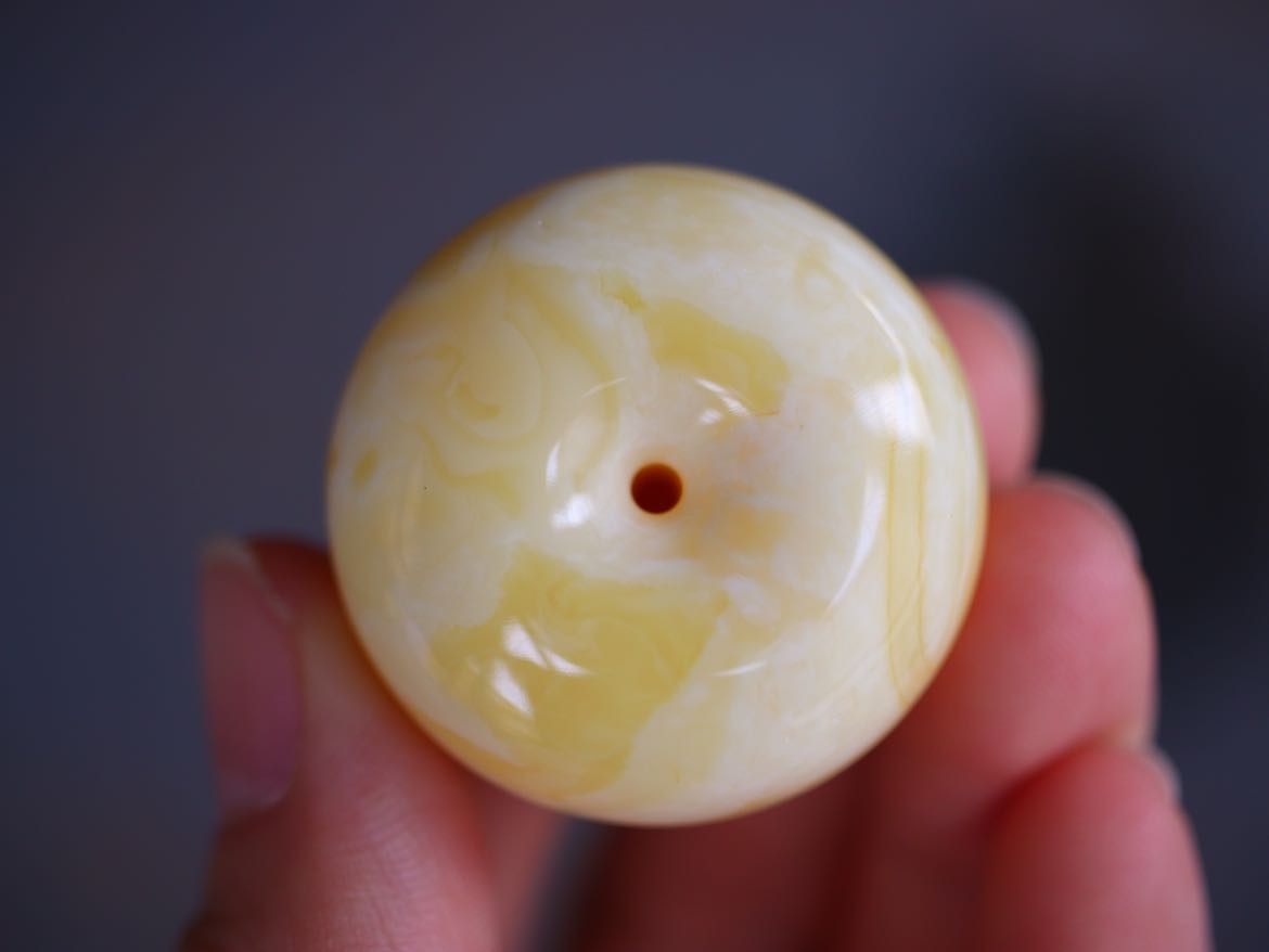 【俄料】瓷白妖花浓蜡蜜蜡平安扣 蜡质浓郁 32.6*18.4mm 13.11