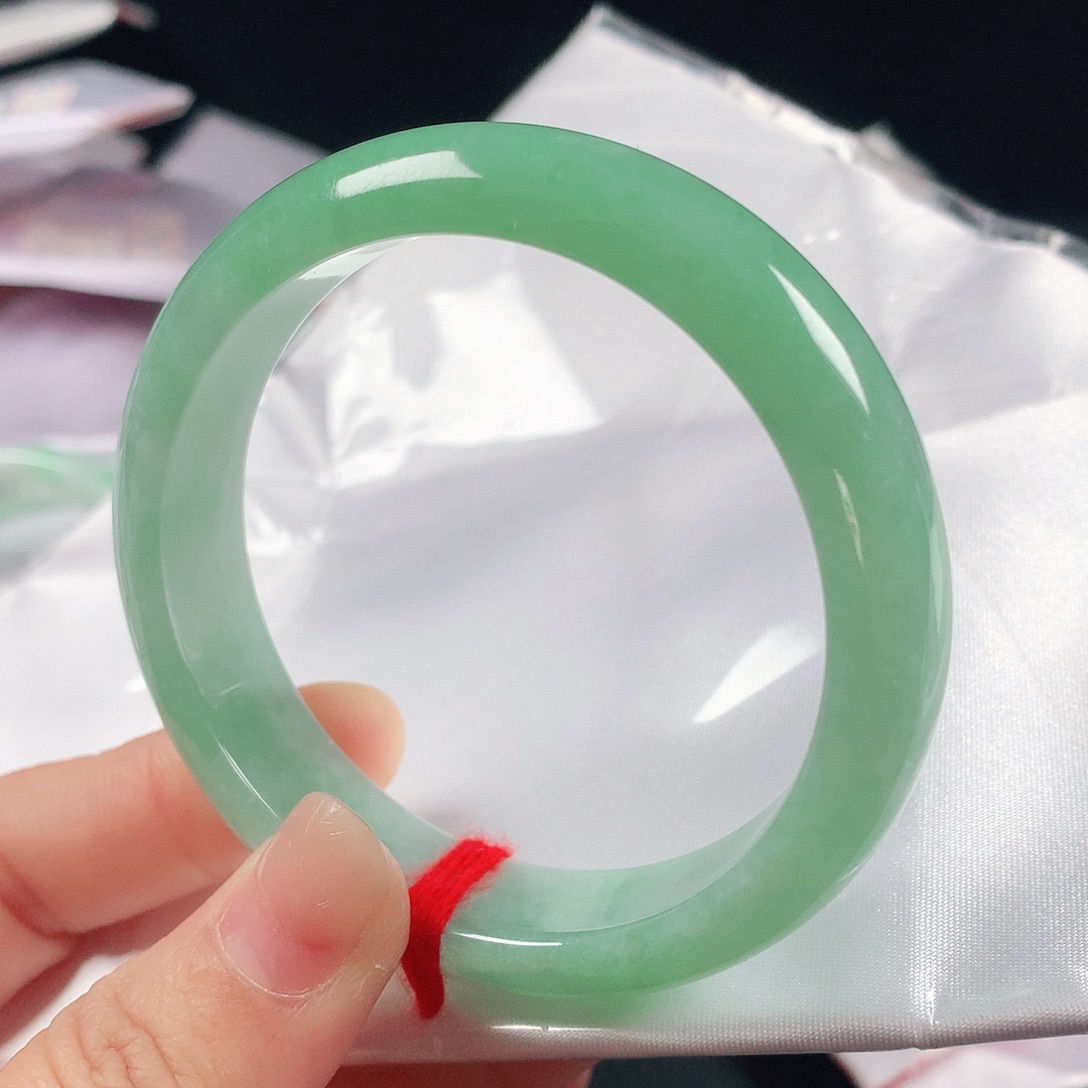 翡翠手镯未镶嵌57圈600114