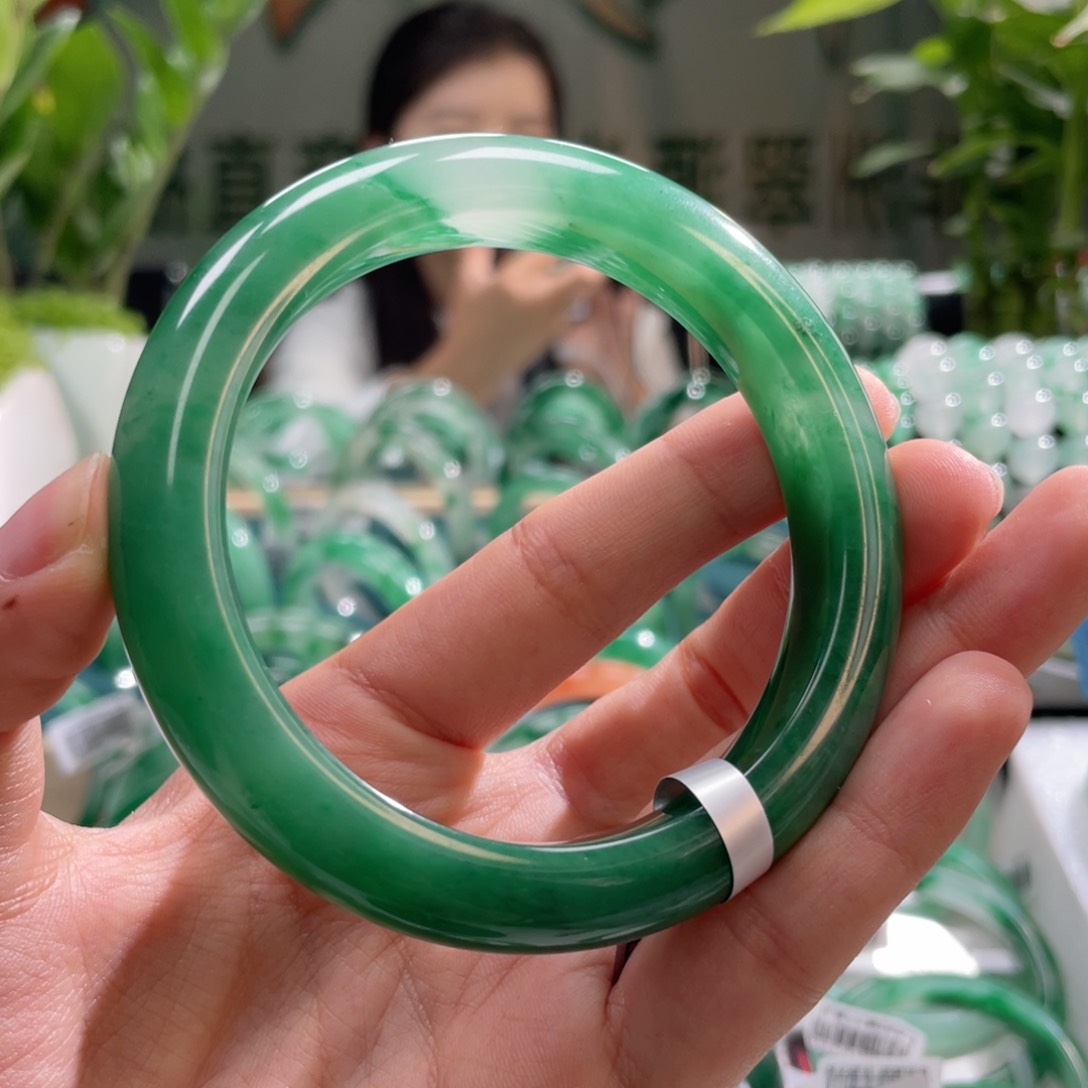 石英质玉手镯未镶嵌60➕辣色系