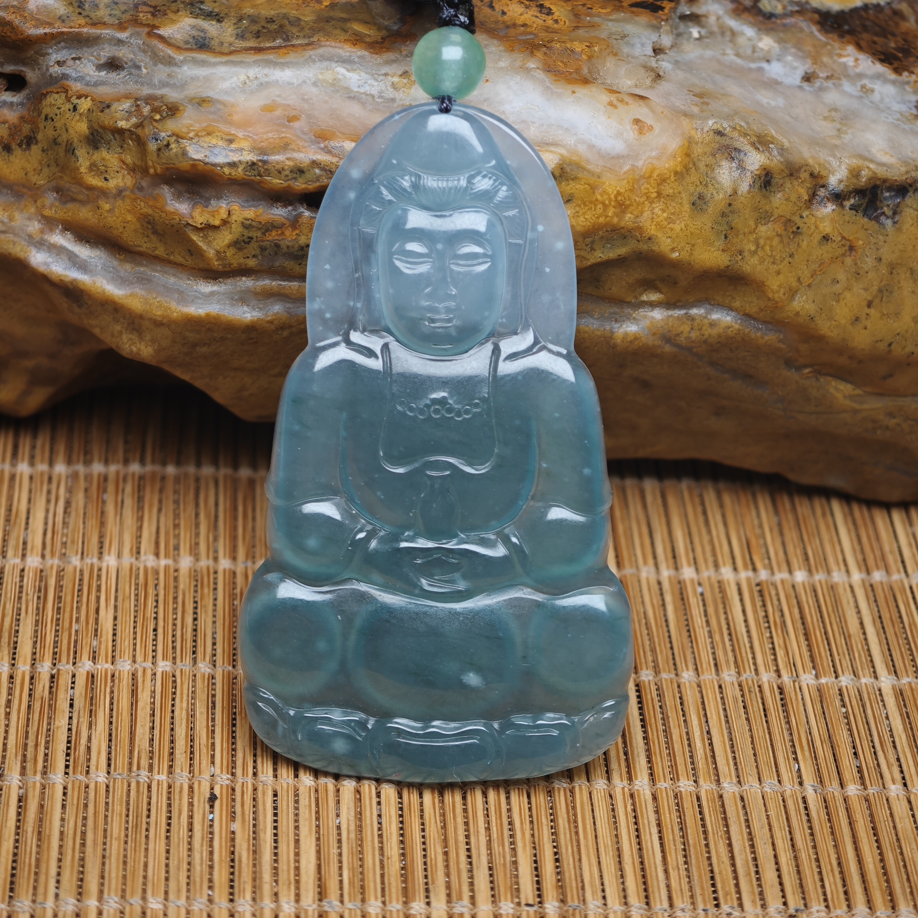 翡翠A货，观音牌子，观音挂坠。