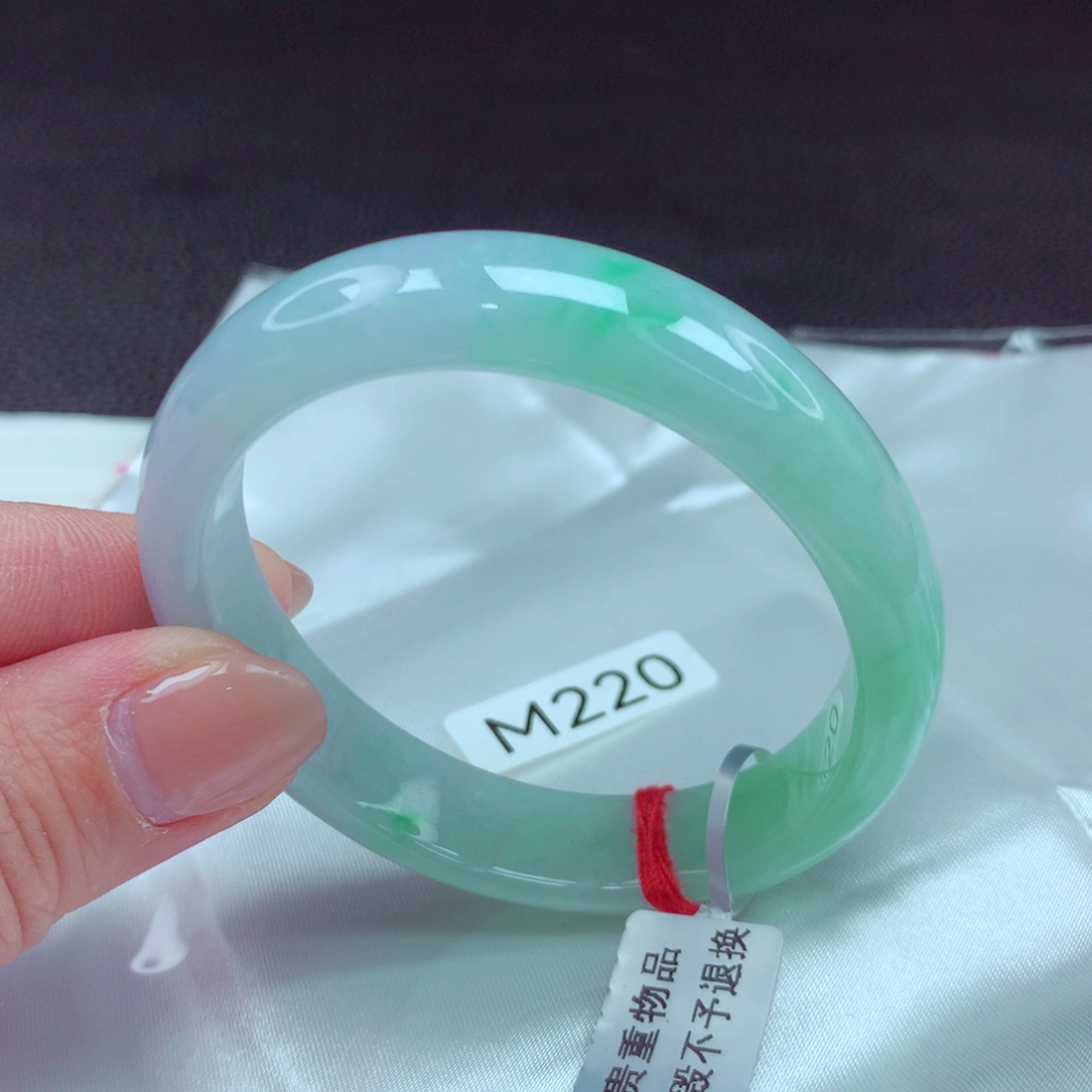 翡翠手镯未镶嵌手镯88