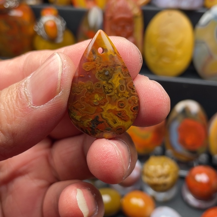 玛瑙/玉髓颈饰未镶嵌