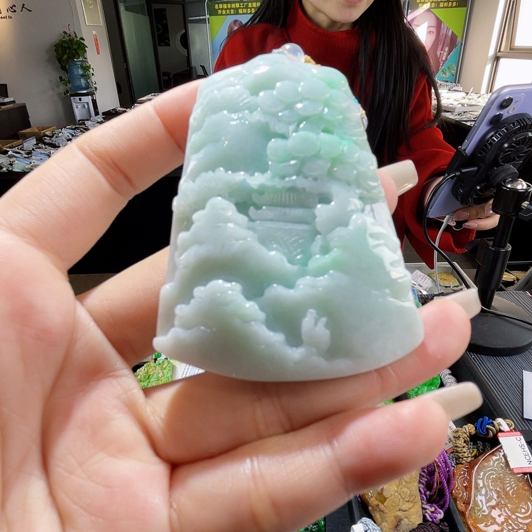 颈饰未镶嵌翡翠一