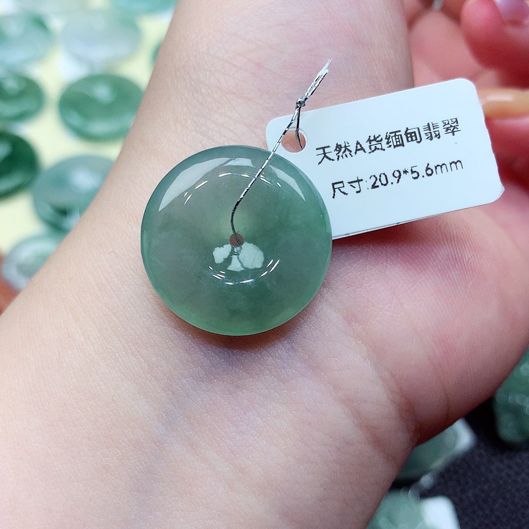 翡翠未镶嵌颈饰平安扣3